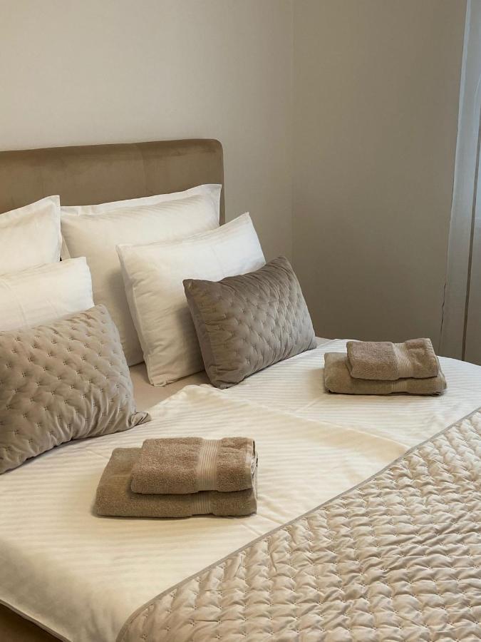 Portview Apartman *