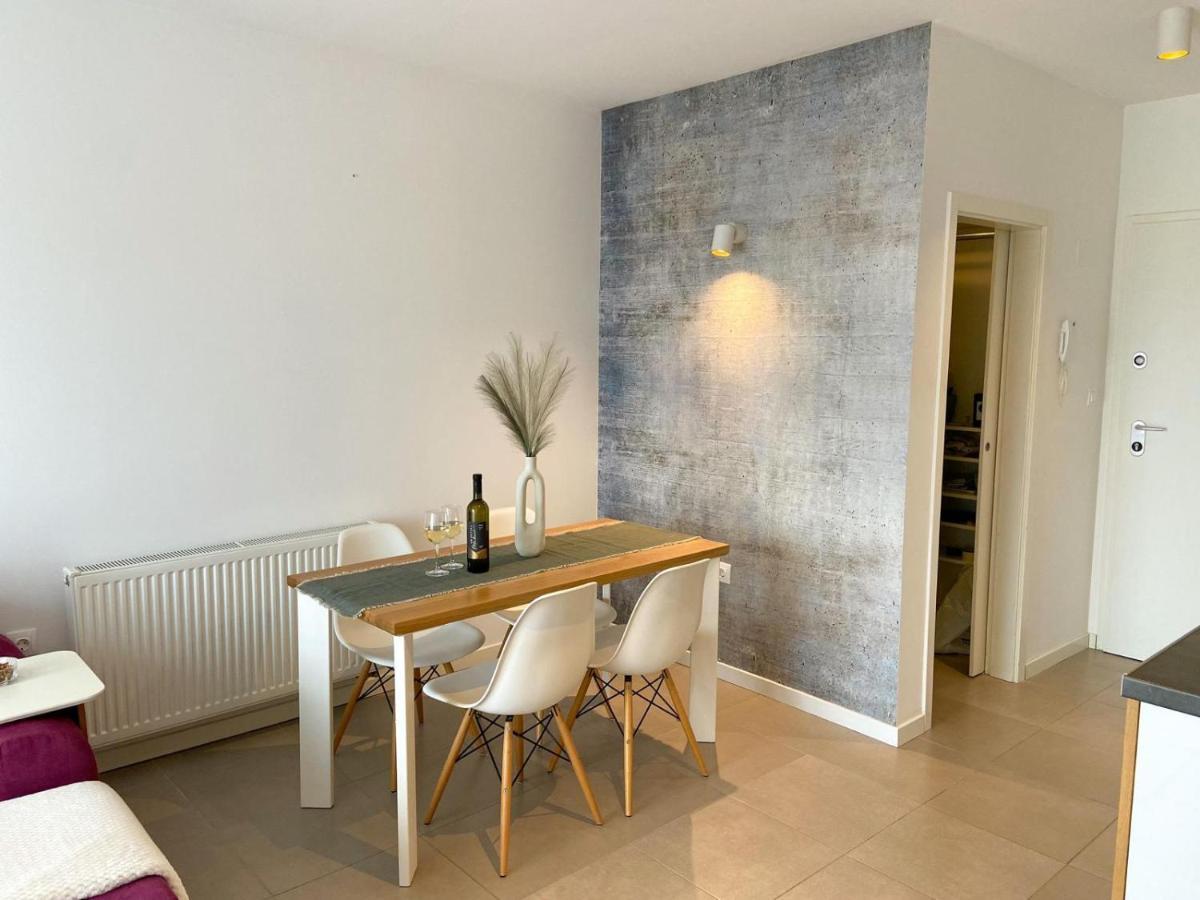 Portview Apartman *